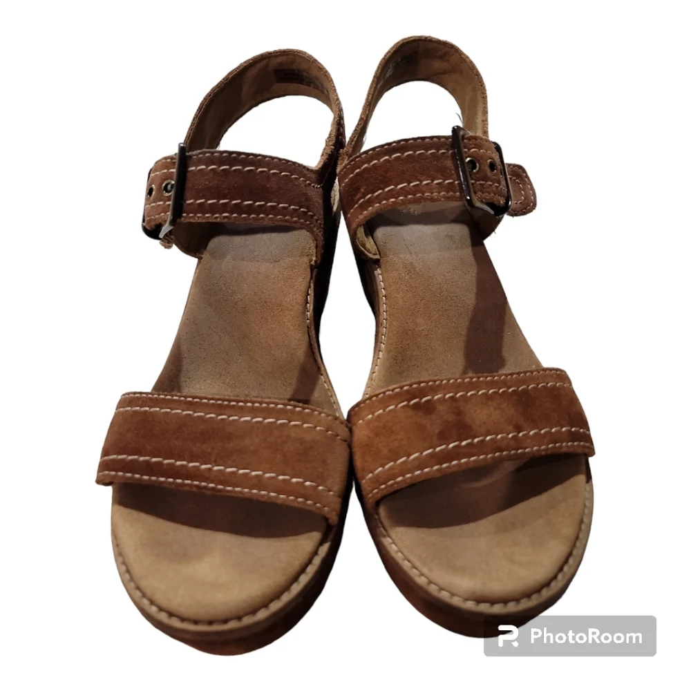 Clarks Ainsley Orchid 8.5M suede platform wedge adjustable ankle strap